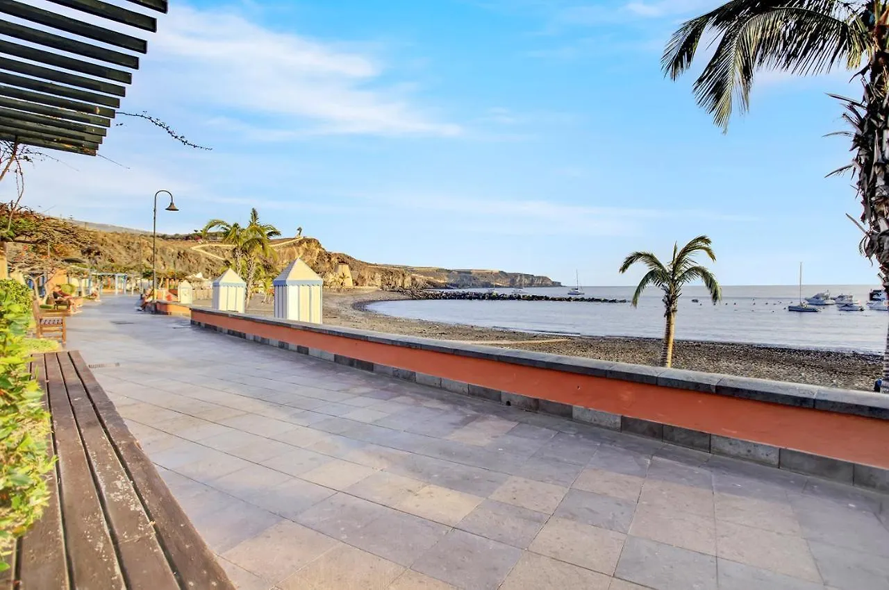 Playa San Juan 5 Seconds Beach Apartment